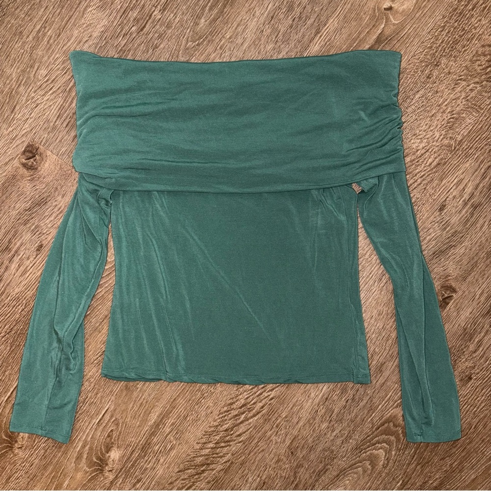 Aritzia Babaton Green Off-Shoulder Blouse